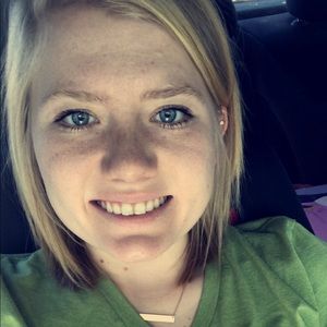 Meet your Posher, Andrea